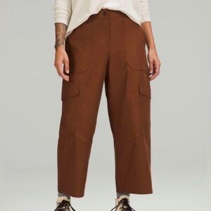 Lululemon Light Utilitech Cargo Pocket High-Rise Crop Pants in Roasted Brown
